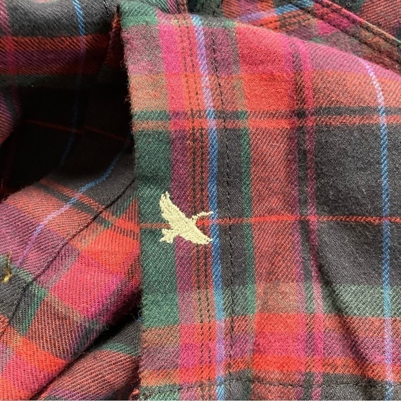 EDDIE Bauer 100% cotton plaid button down shirt. Size M - Picture 3 of 8